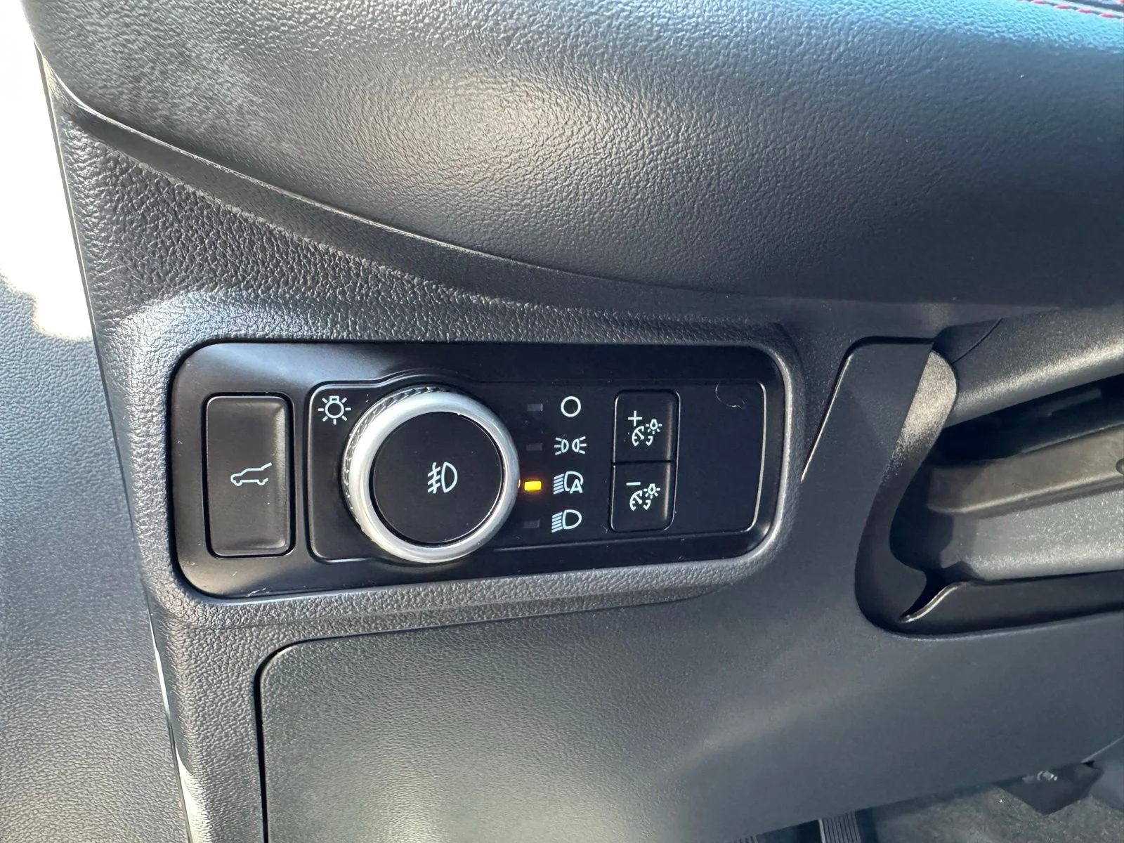 Used 2025 Gray Ford ST-Line image 18