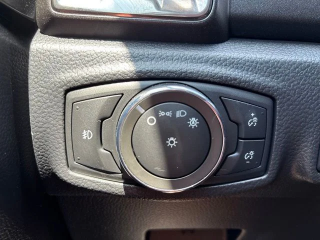 Used 2021 White Ford Lariat image 22