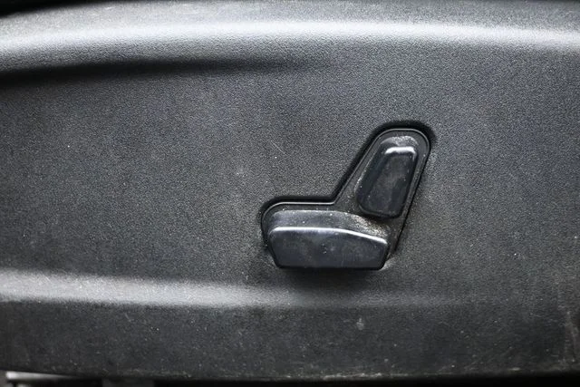 Used 2019 Red Chrysler Touring image 10