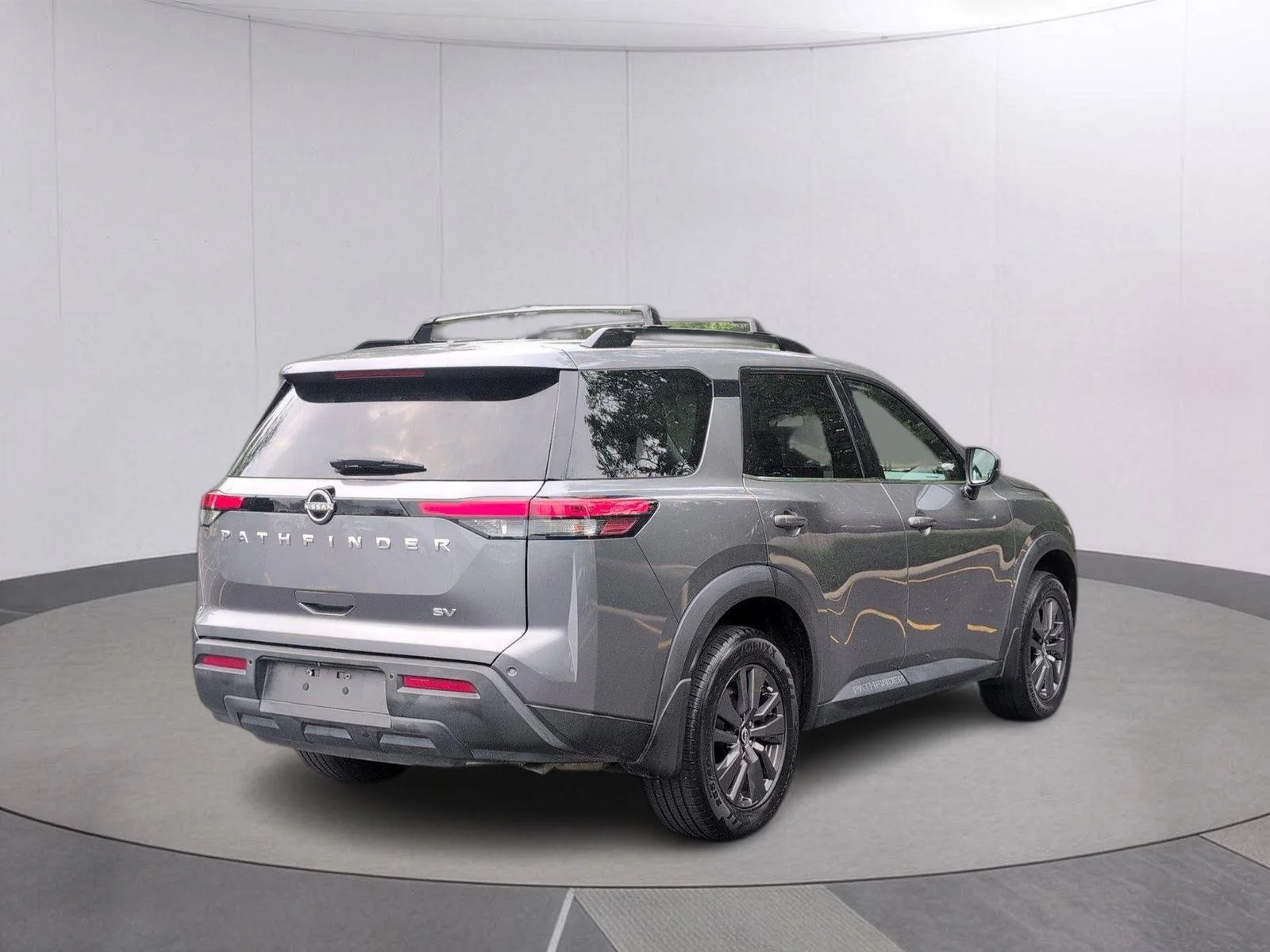 Used 2022 Gun Metallic Nissan SV image 7