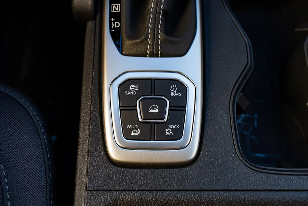 New 2026 Super Black Nissan Crew Cab SV image 21