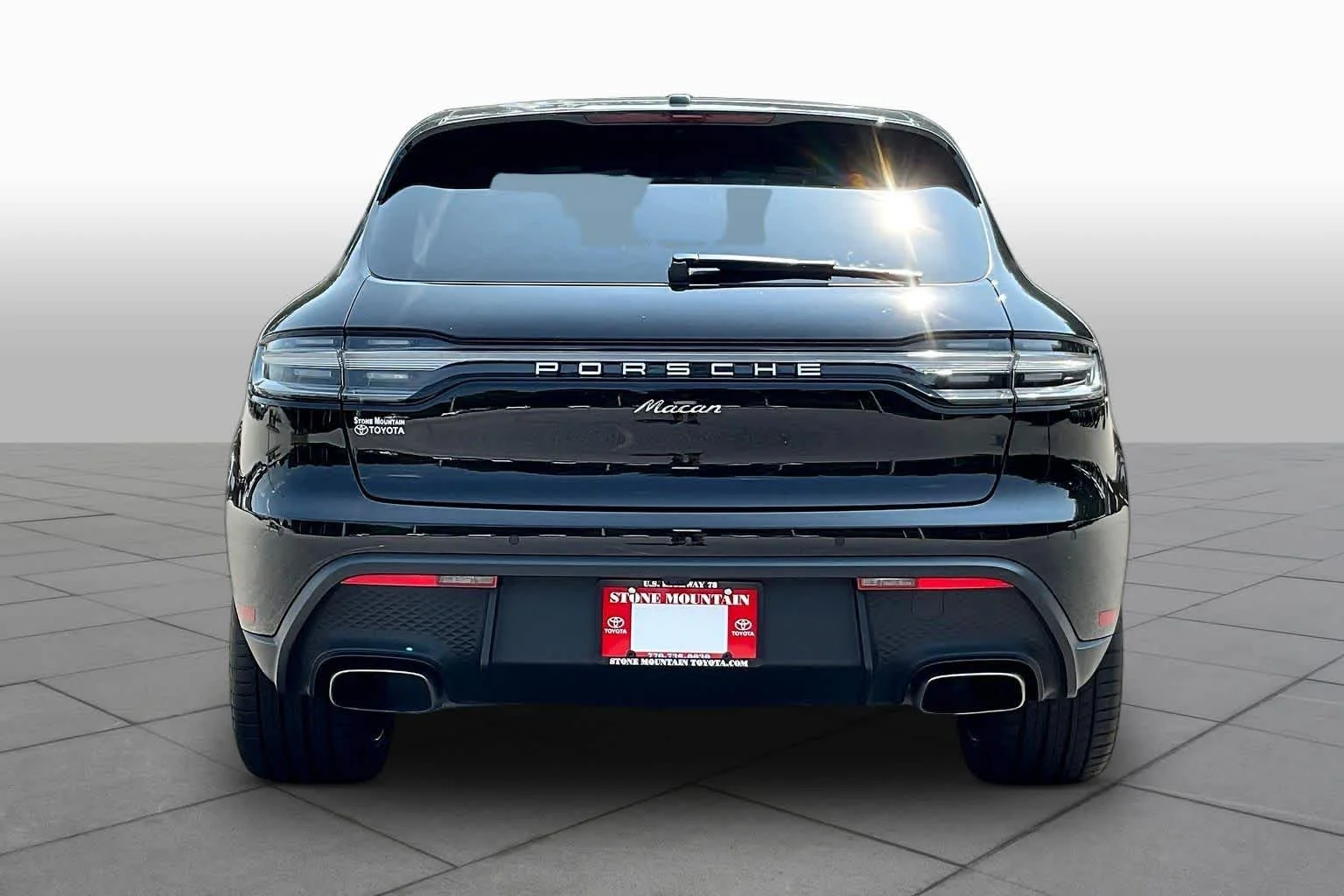 Used 2023  Porsche T image 5