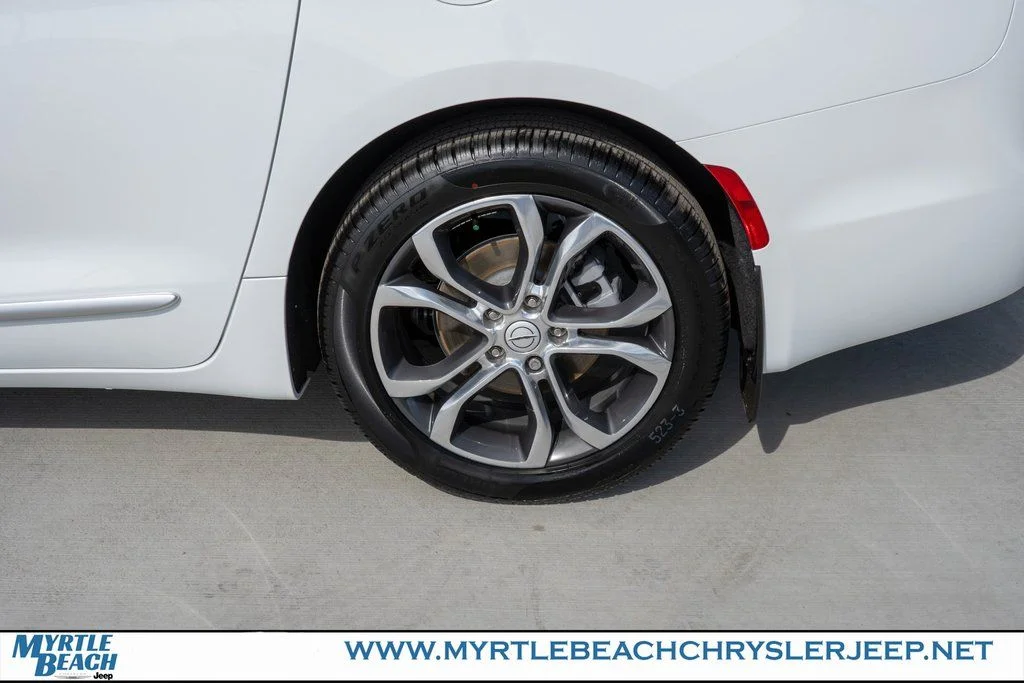 New 2026 Bright White Clear-Coat Exterior Paint Chrysler Pinnacle image 12