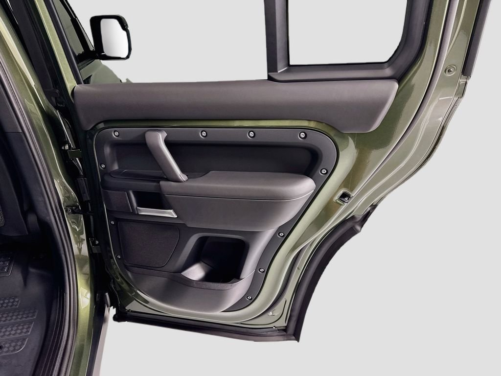 New 2026 Woolstone Green Land Rover X-Dynamic SE image 27