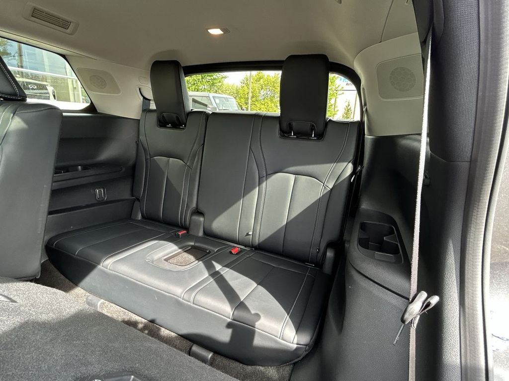 Certified Used 2023 Gray INFINITI LUXE image 24