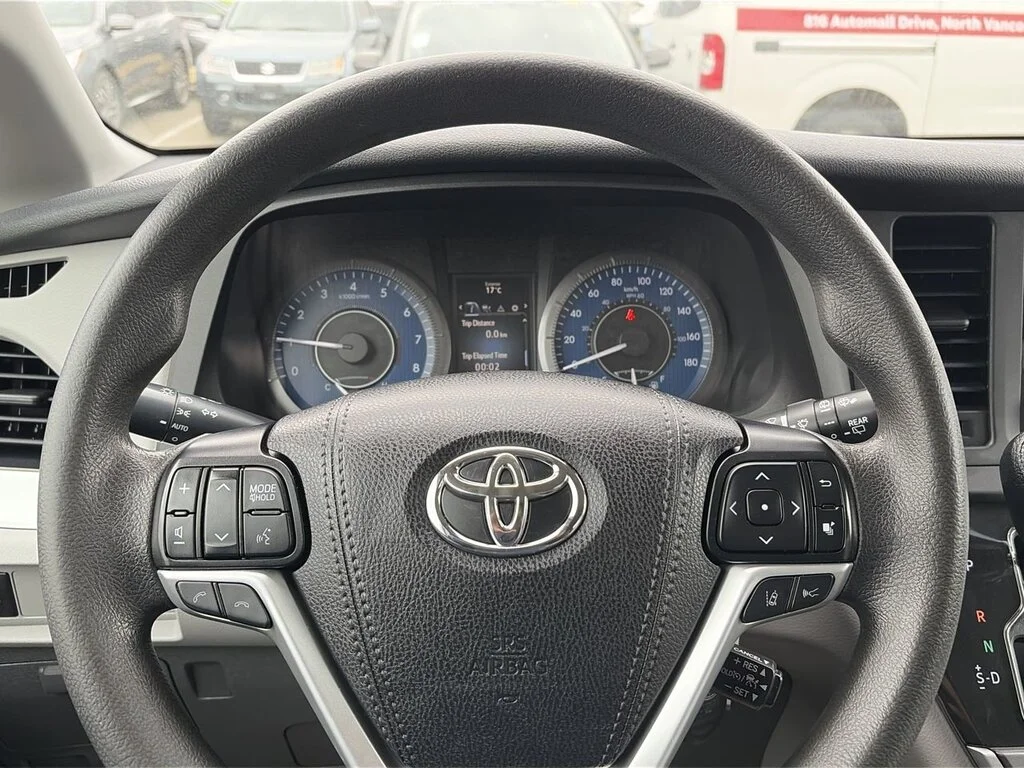 Used 2020 Super White Toyota 7-Passenger V6 Dilawri Certified   Local BC   Spac image 22