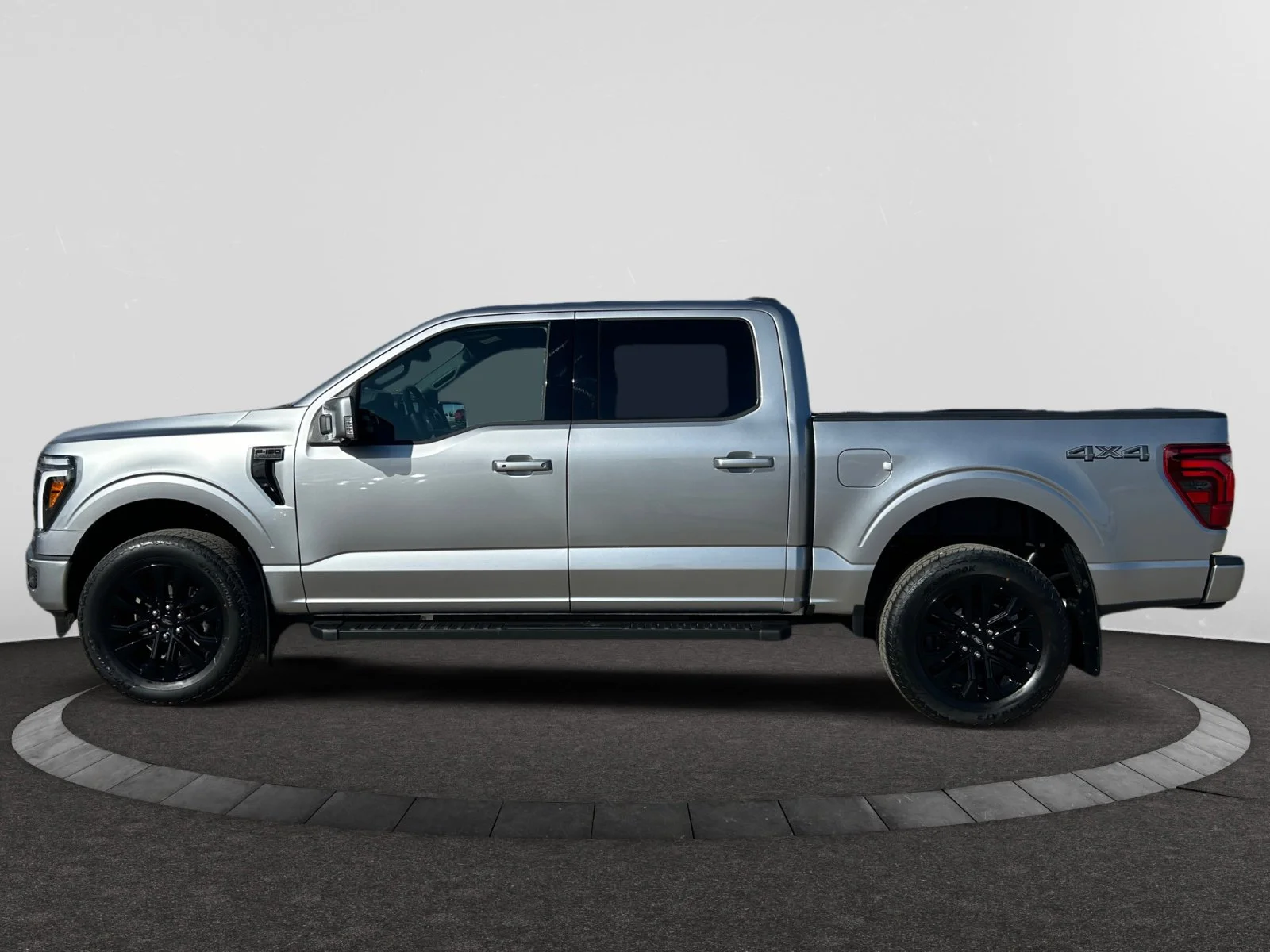 New 2026 Iconic Silver Metallic Ford Lariat image 2