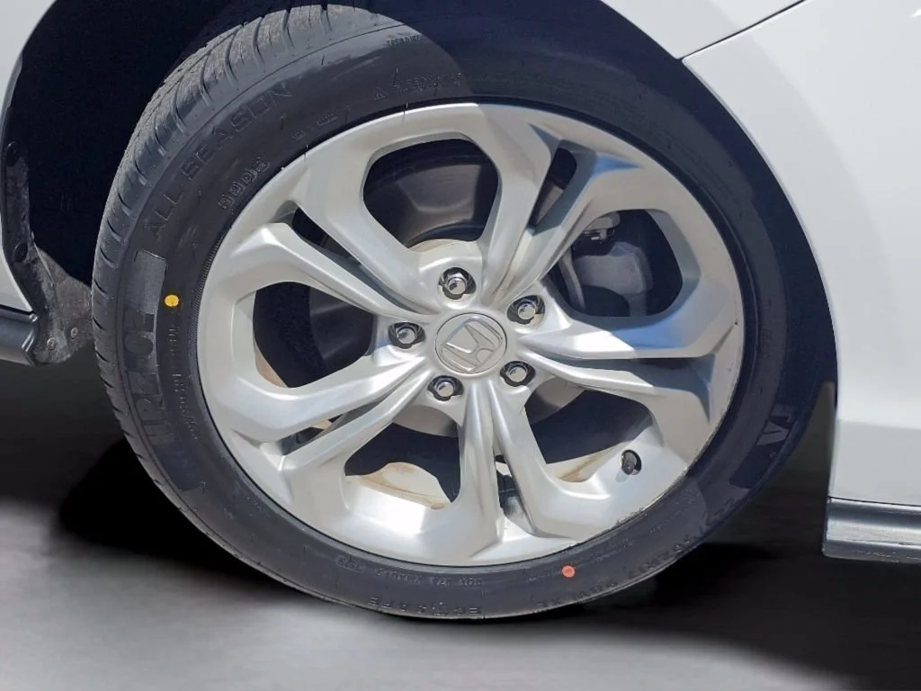 Used 2024 White Honda LX image 18