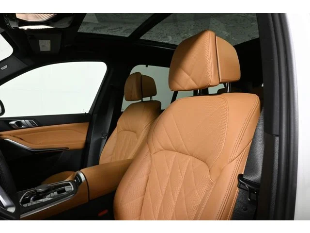 New 2026 Alpine White BMW xDrive40i image 15