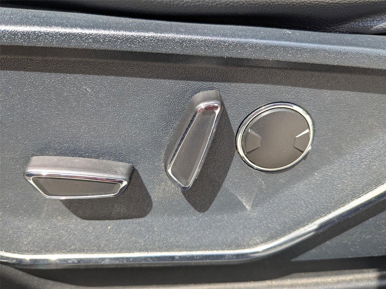 Used 2021 Oxford White Ford LARIAT image 21
