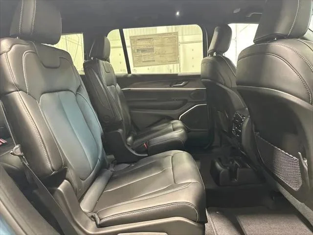 New 2026 Steel Blue Exterior Paint Jeep Limited image 30