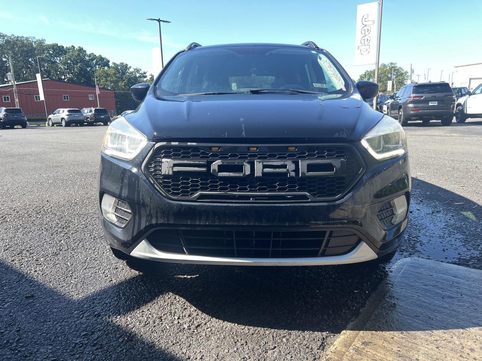 Used 2017 Shadow Black Ford SE image 8