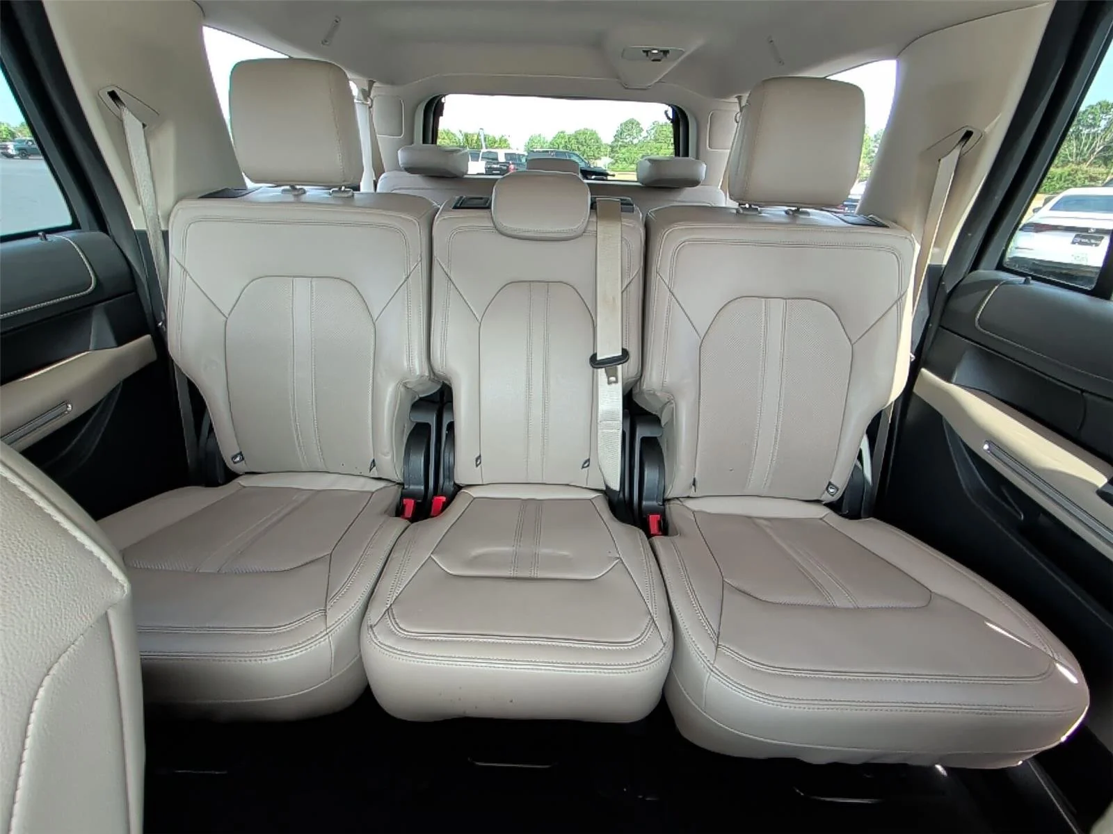 Used 2024 Oxford White Ford Limited image 14