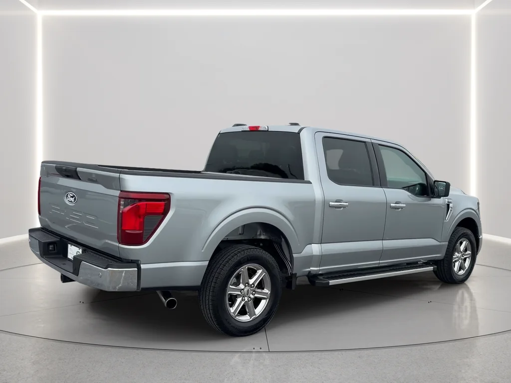 Used 2025 Silver Ford XLT image 5