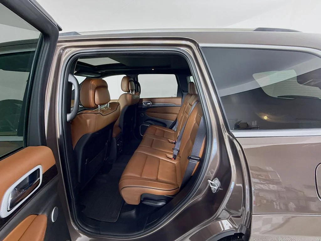Used 2020 Brown Jeep Summit image 26