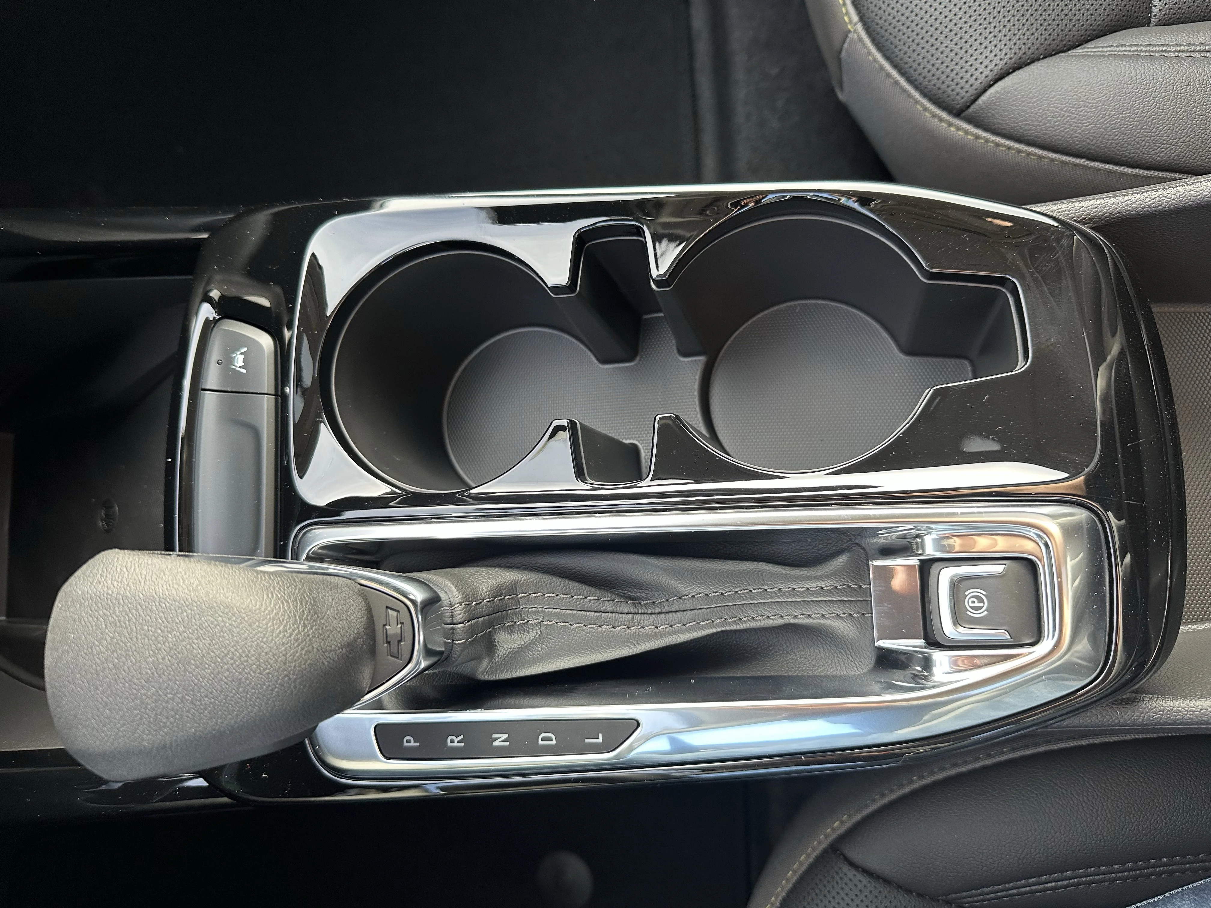 New 2026 Mosaic Black Metallic Chevrolet ACTIV image 19