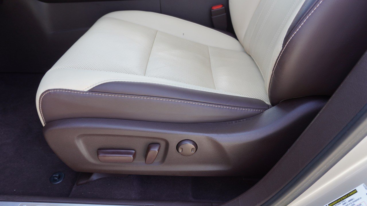 Used 2018 Beige Lexus RX 350 image 25