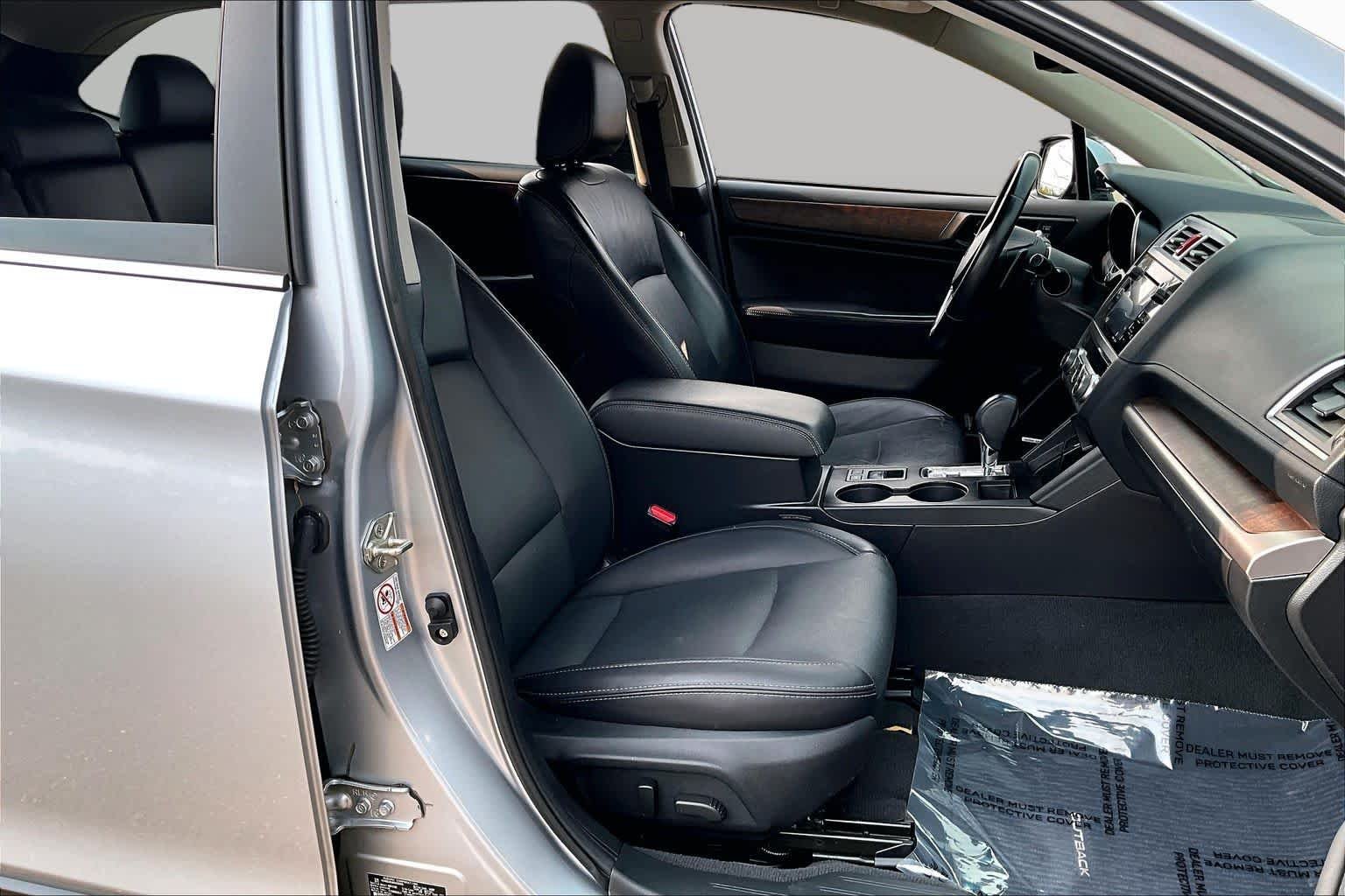 Used 2017 Ice Silver Metallic Subaru Limited image 8