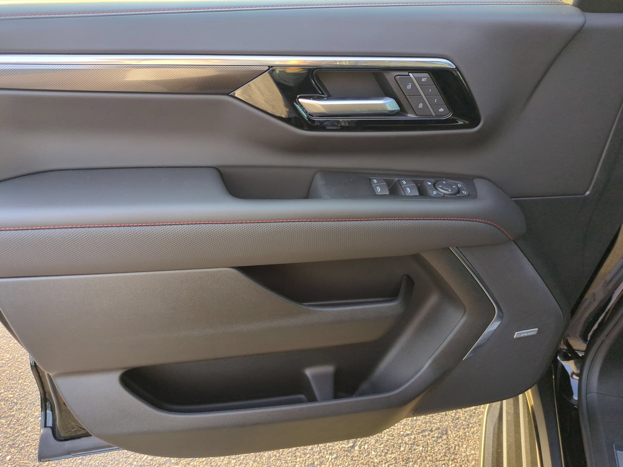2026 Chevrolet Suburban RST - Photo 24