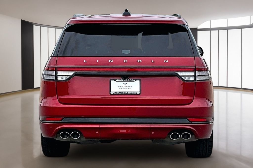Used 2025 Red Lincoln Reserve image 4