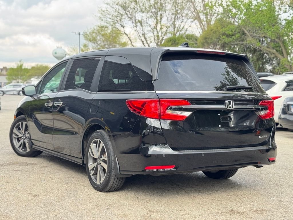 Used 2024 Crystal Black Pearl Honda Touring image 4