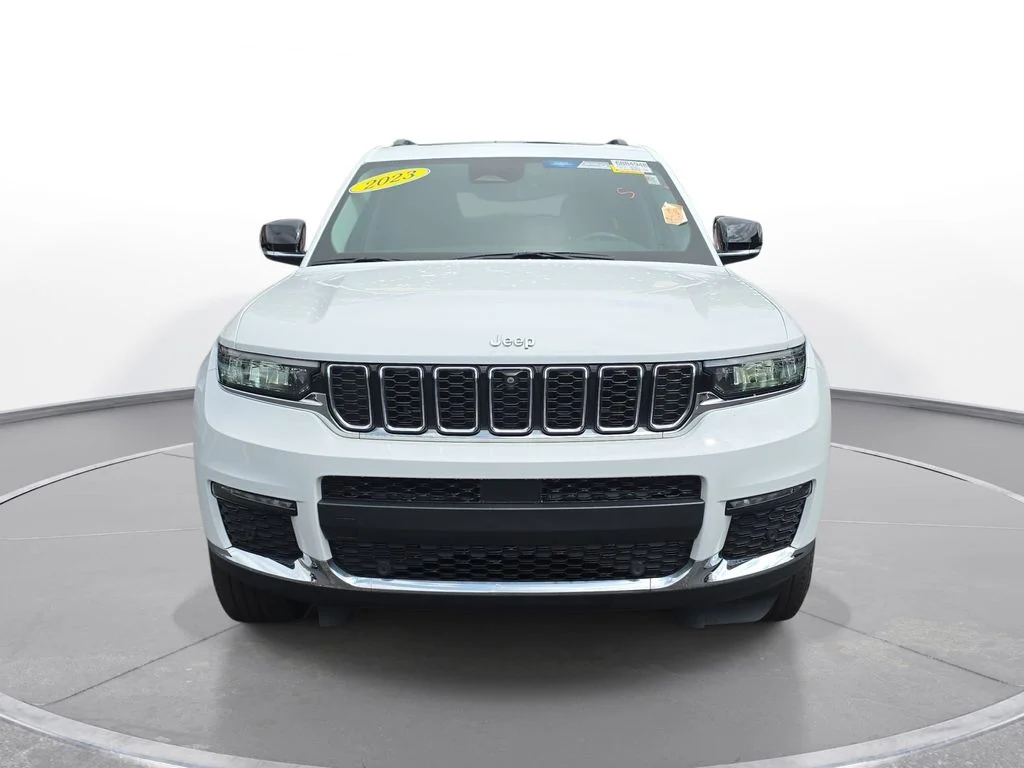 Used 2023 White Jeep Limited image 2
