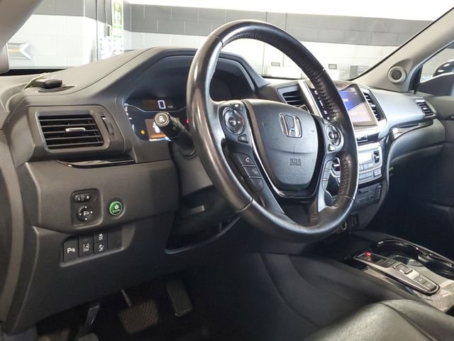 Used 2018 Gray Honda Touring image 16