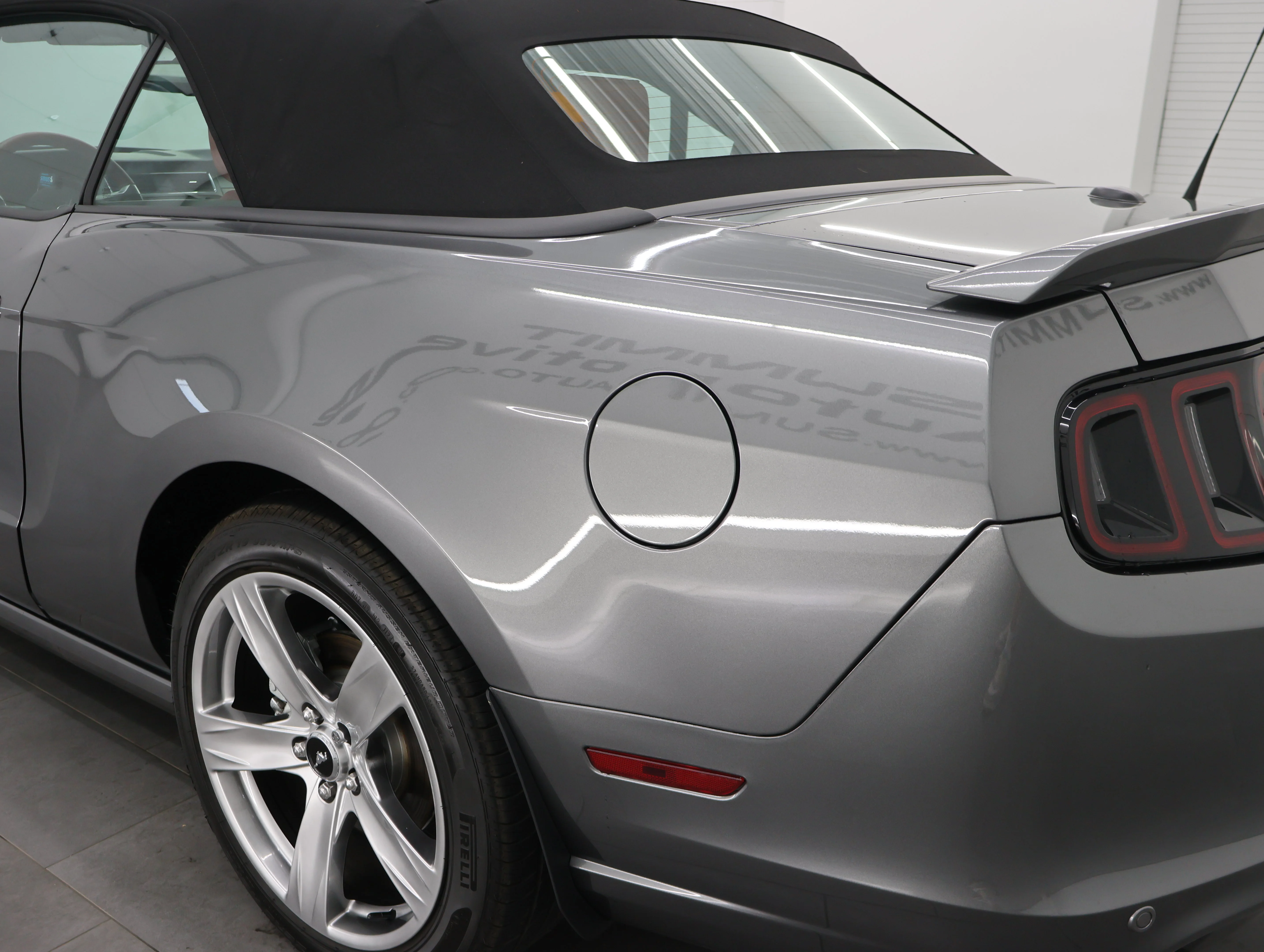 Used 2014 Sterling Gray Metallic Ford GT Premium image 28