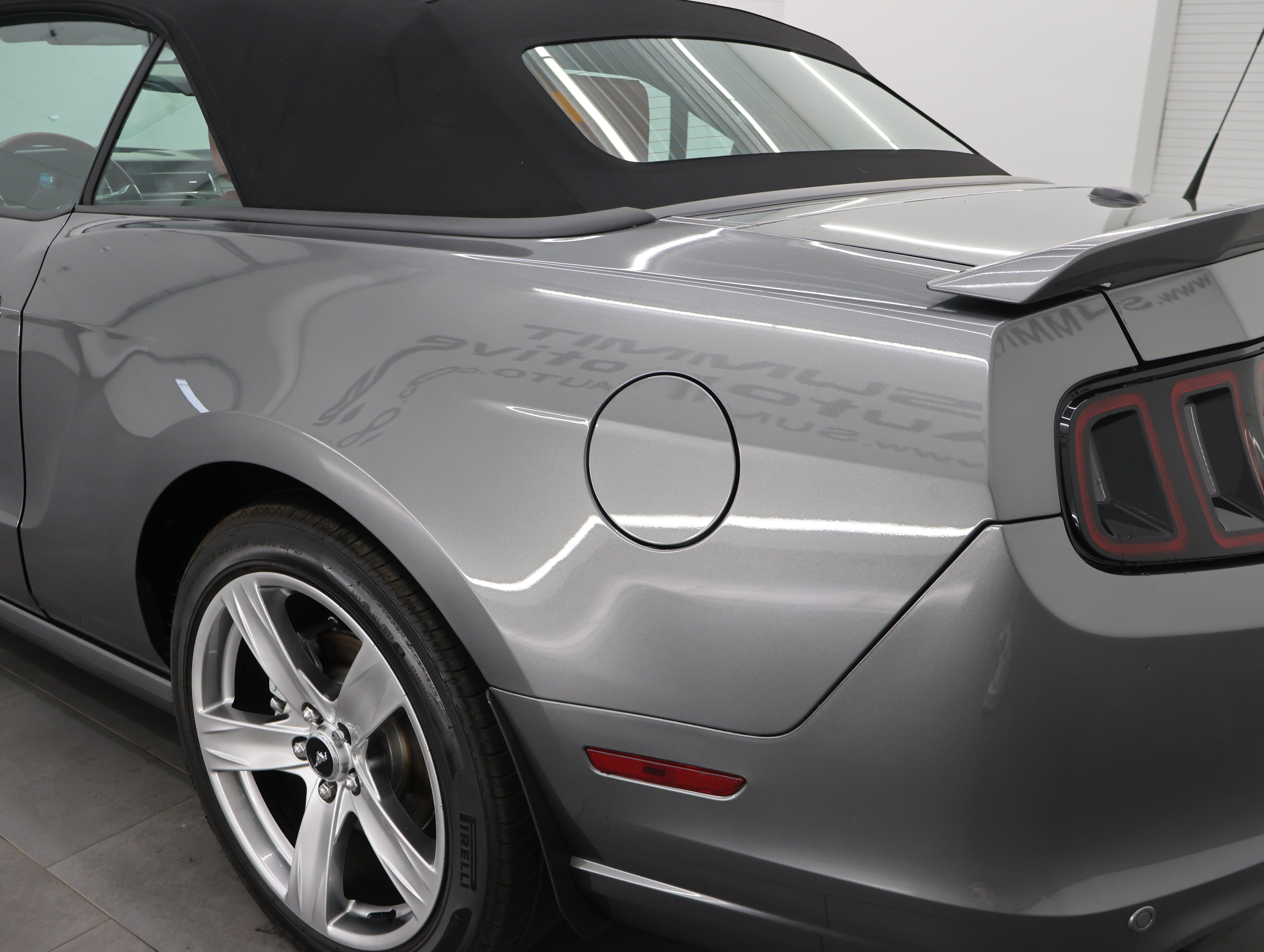 Used 2014 Sterling Gray Metallic Ford GT Premium Convertible: GT PREMIUM-CONVERTIBLE-6 SPEED STICK-HEATED LEATHER-LOW MILES image 28