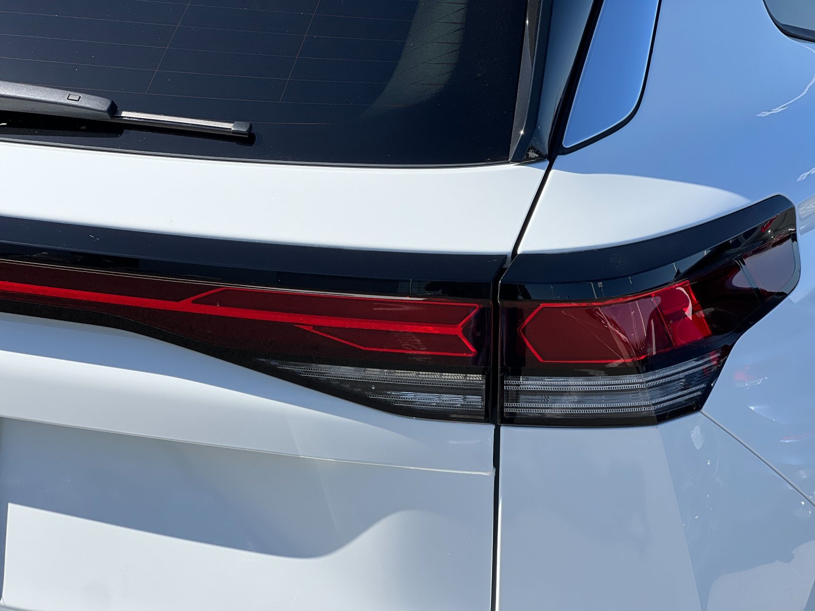 New 2026 Pure White Volkswagen SE image 26