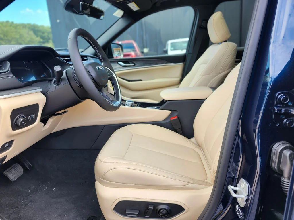 New 2026 Fathom Blue Pearlcoat Jeep Limited image 18