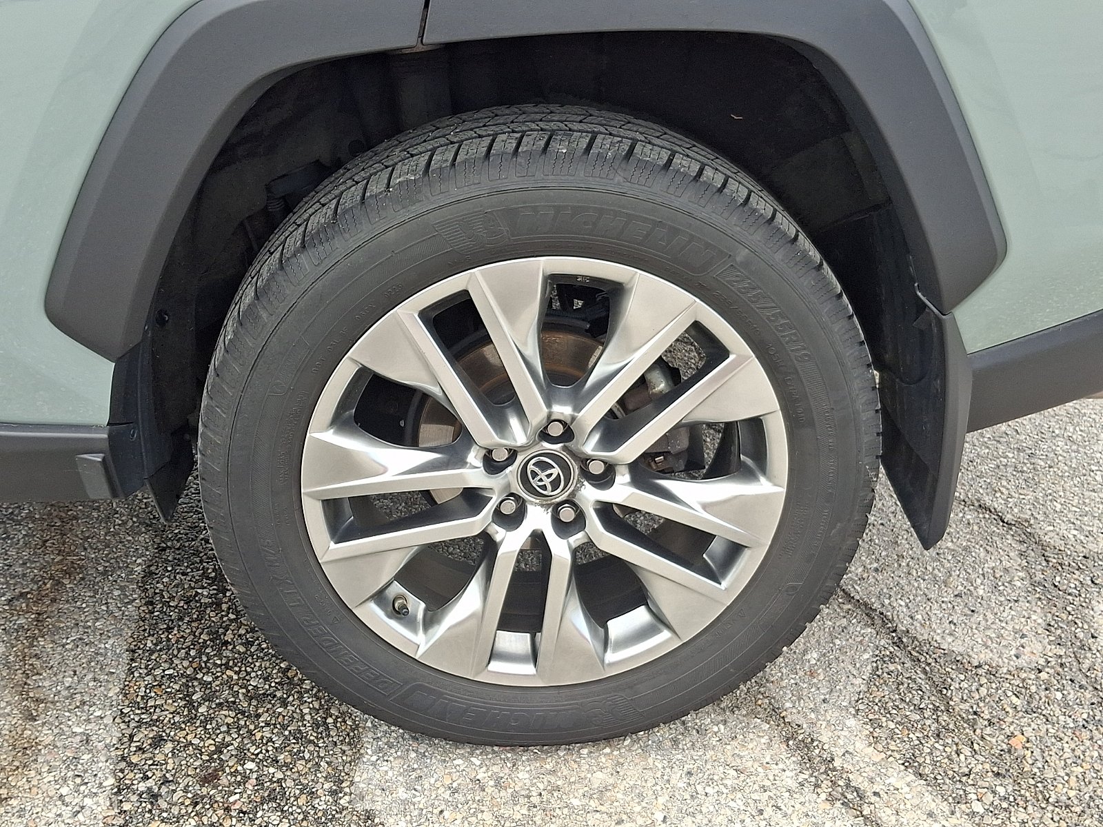 2019 Toyota RAV4 XLE Premium - Photo 29