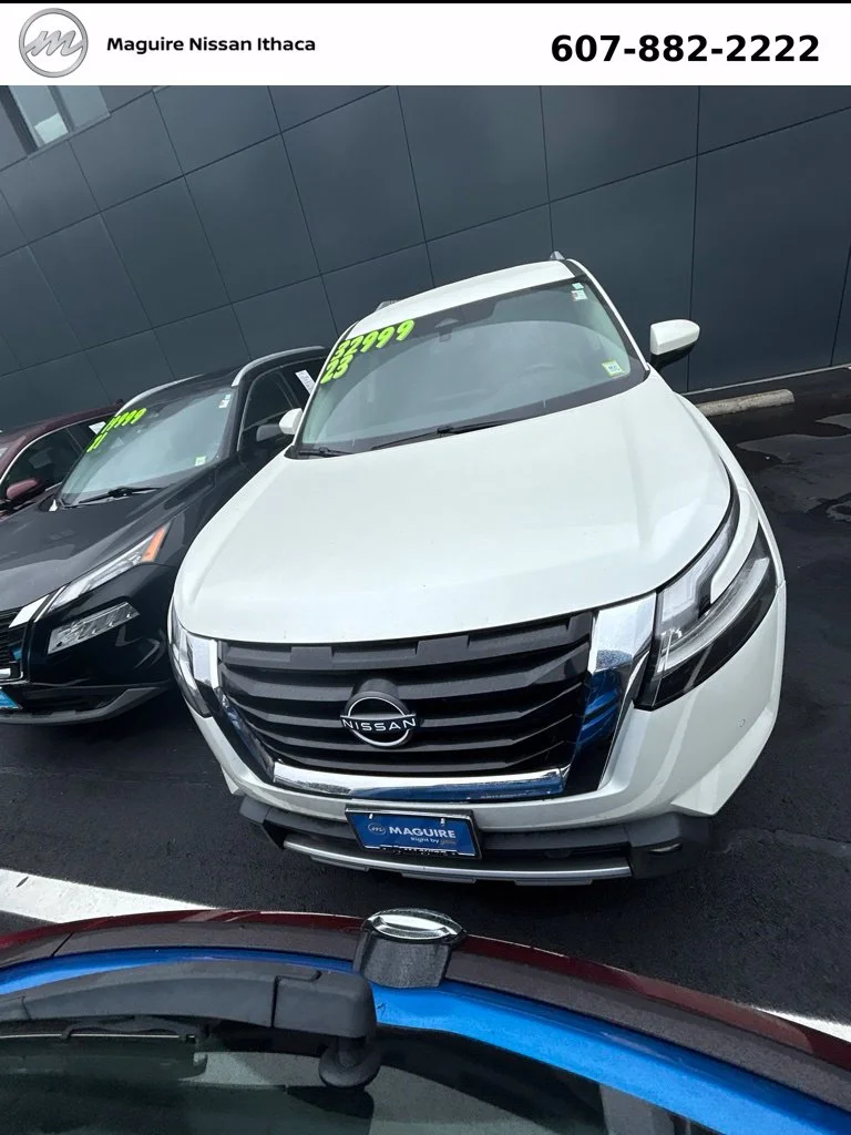 Used 2023 White Nissan SL image 4
