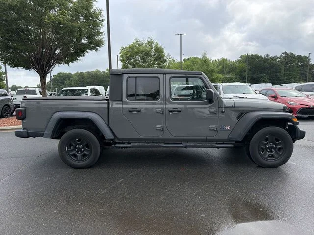 Used 2020 Gray Jeep Sport image 6