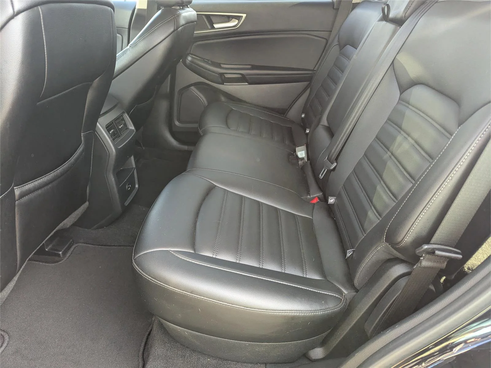 Used 2022 Agate Black Ford SEL image 31