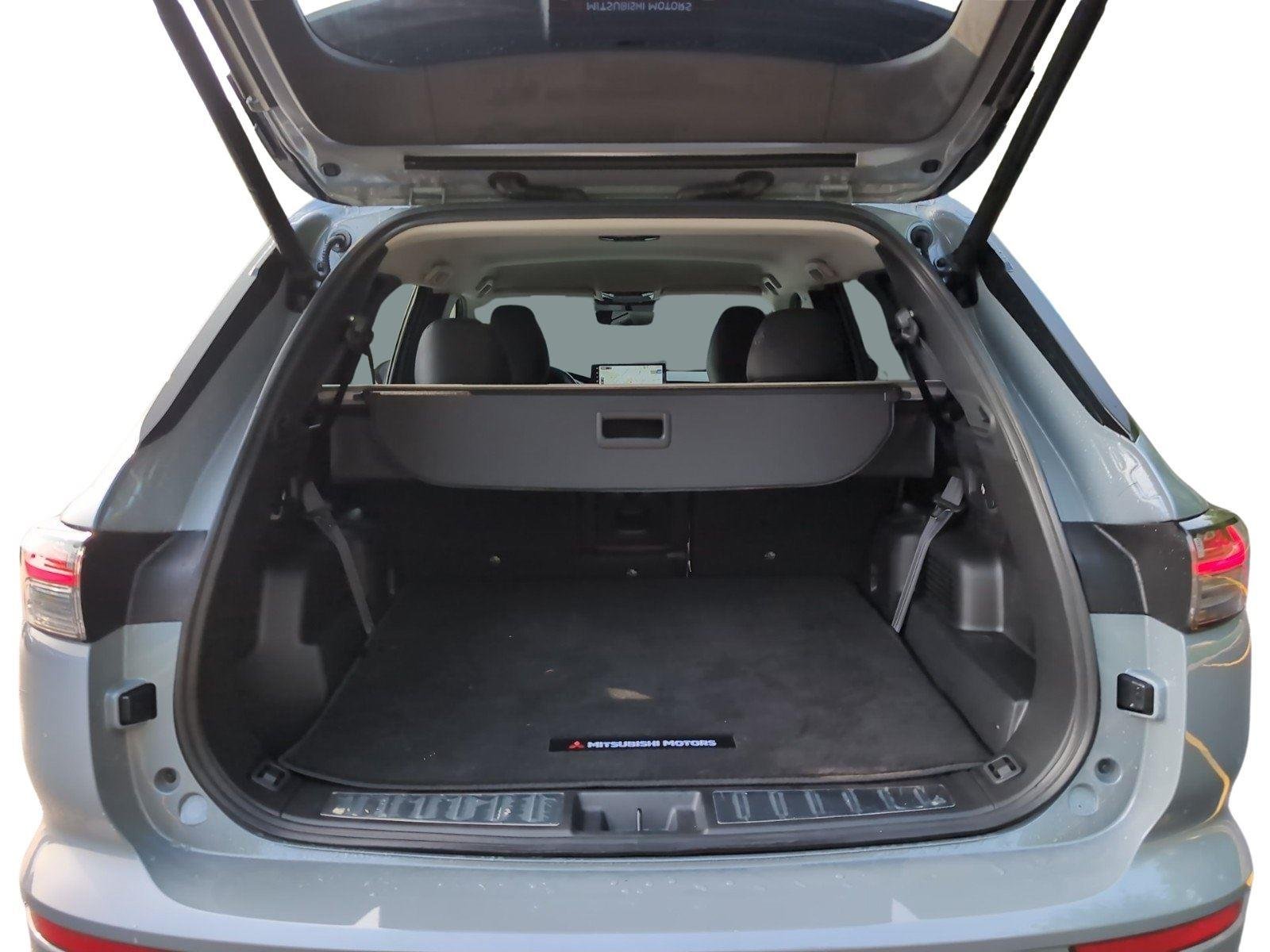 Used 2026  Mitsubishi SE image 5
