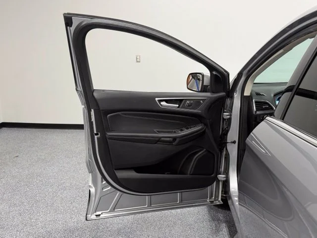Used 2022 Silver Ford Titanium image 12