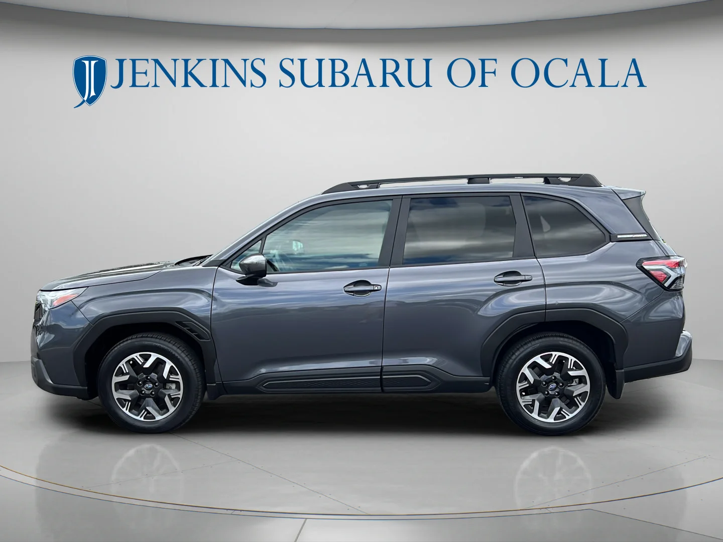 Used 2025 Magnetite Gray Metallic Subaru Premium image 6