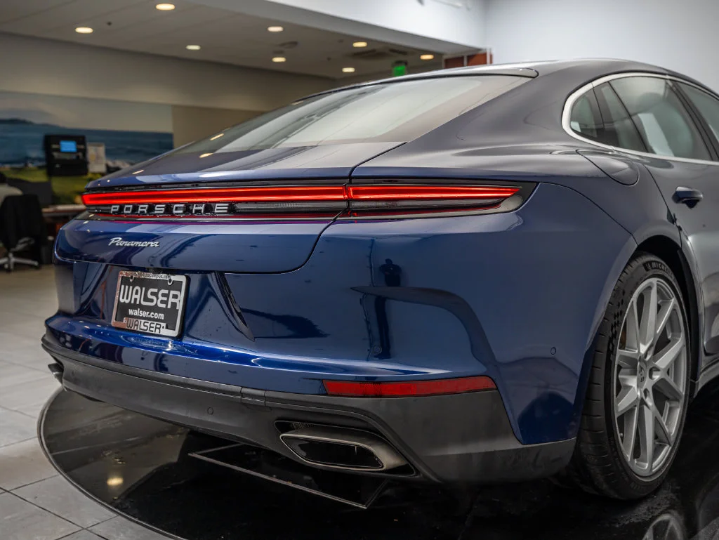 Used 2025 Gentian Blue Metallic Porsche  image 20