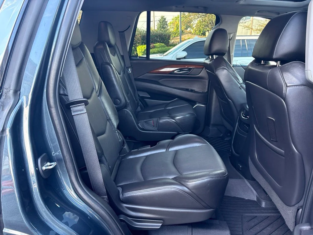 Used 2019 Gray Cadillac Premium Luxury image 26