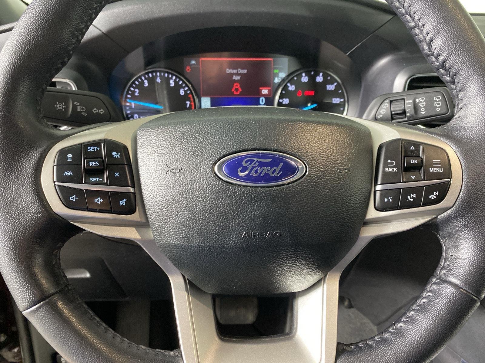 Used 2023 Jewel Red Metallic Tinted Clearcoat Ford XLT image 24