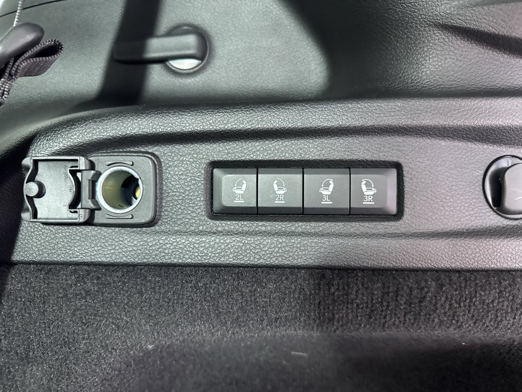 Used 2023 Diamond Black Crystal Pearlcoat Jeep Summit image 11