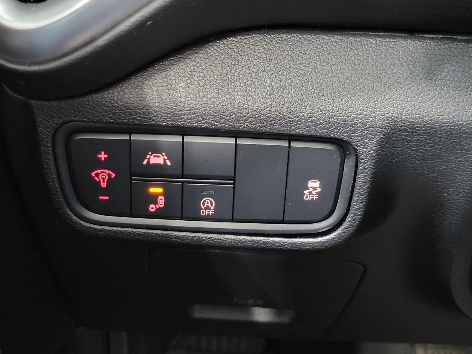 Used 2020 White Kia GT-Line image 14