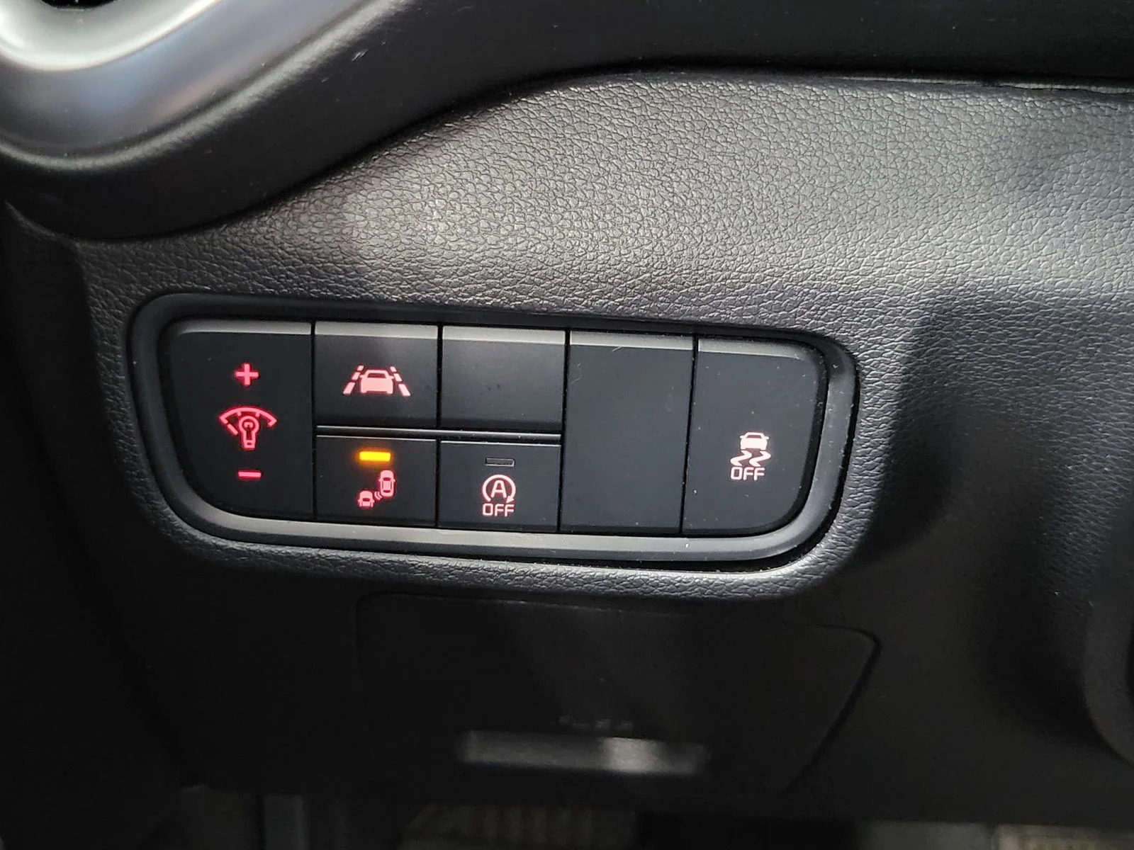 Used 2020 White Kia GT-Line image 14