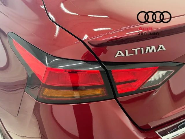 Used 2023 Red Nissan 2.5 SR image 10