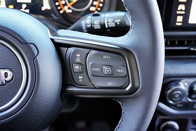 New 2026 Granite Crystal Metallic Clear-Coat Exterior Paint Jeep Sport S image 41