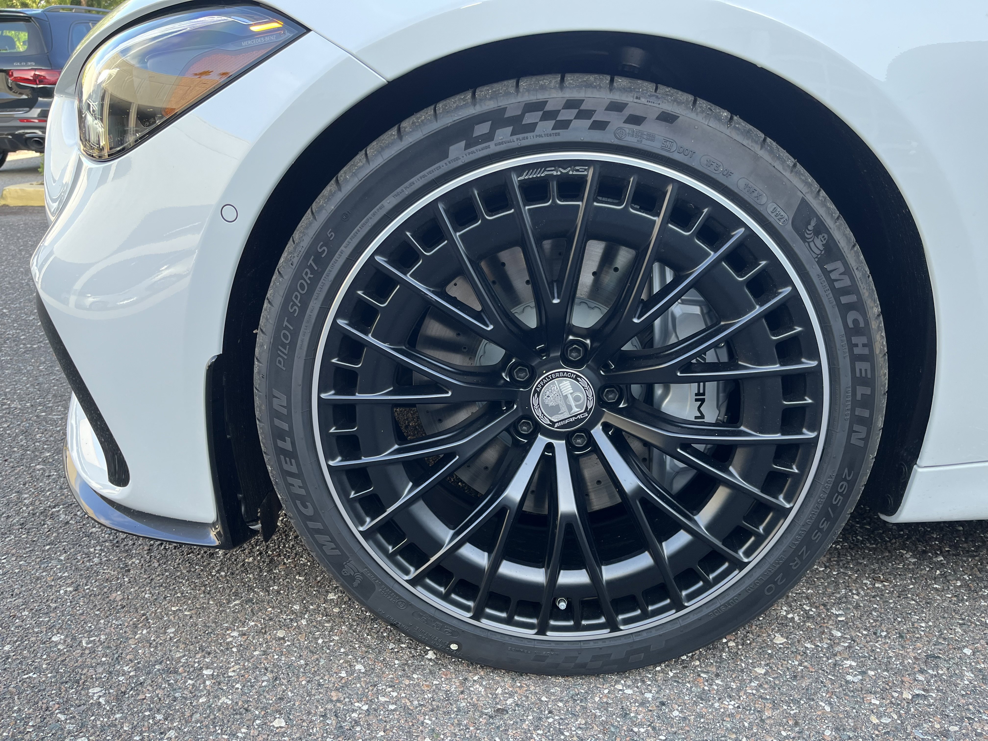 New 2026 MANUFAKTUR Moonlight White Metallic Mercedes-Benz AMG® CLE 53 image 40