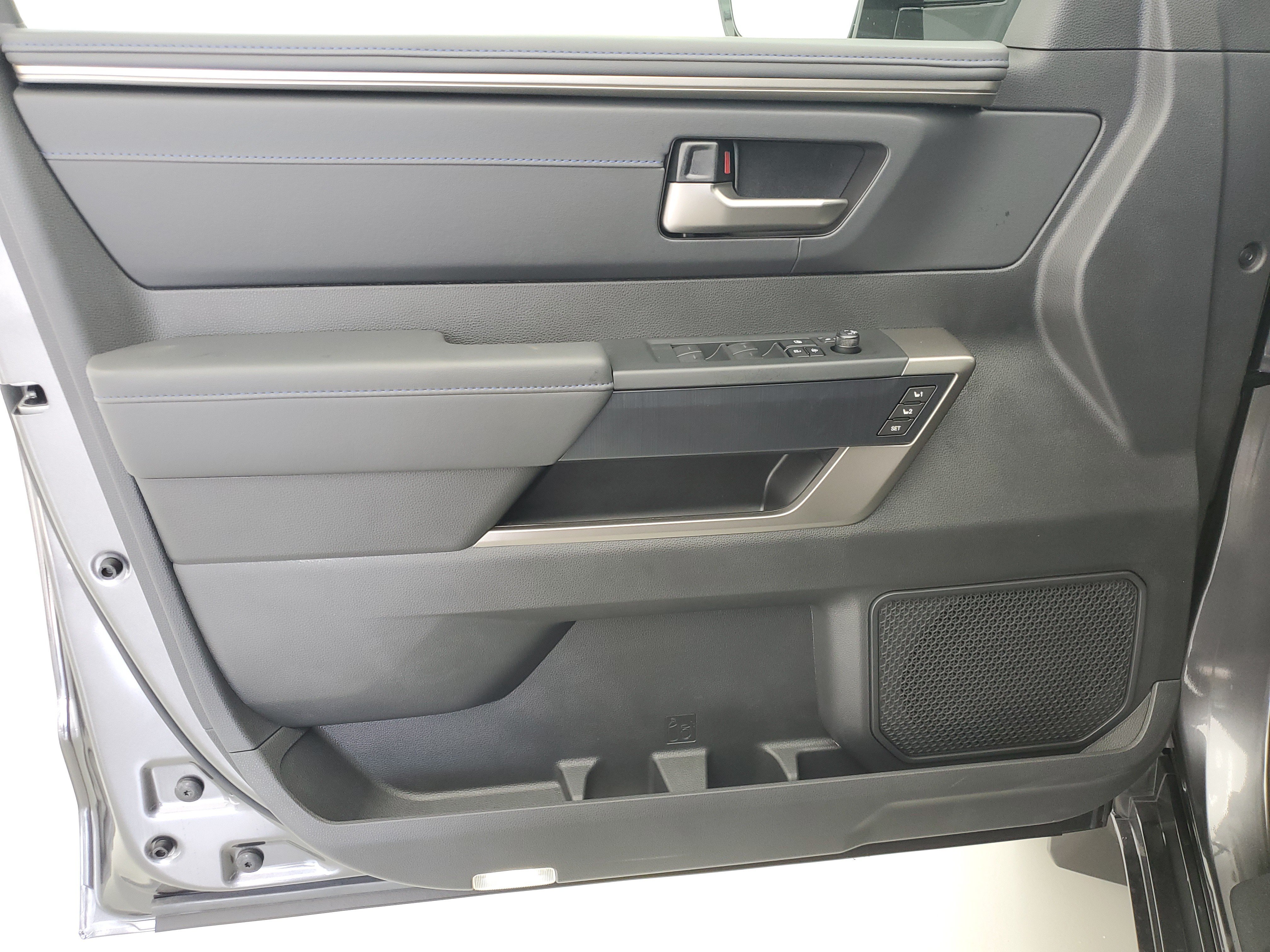 New 2026 Magnetic Gray Metallic Toyota  Platinum image 19