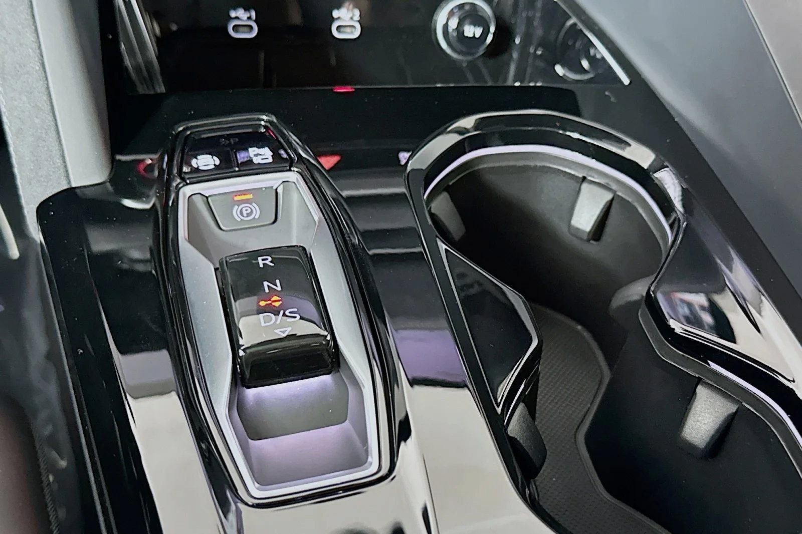 New 2026 Glacier White Metallic Audi Premium Plus image 7