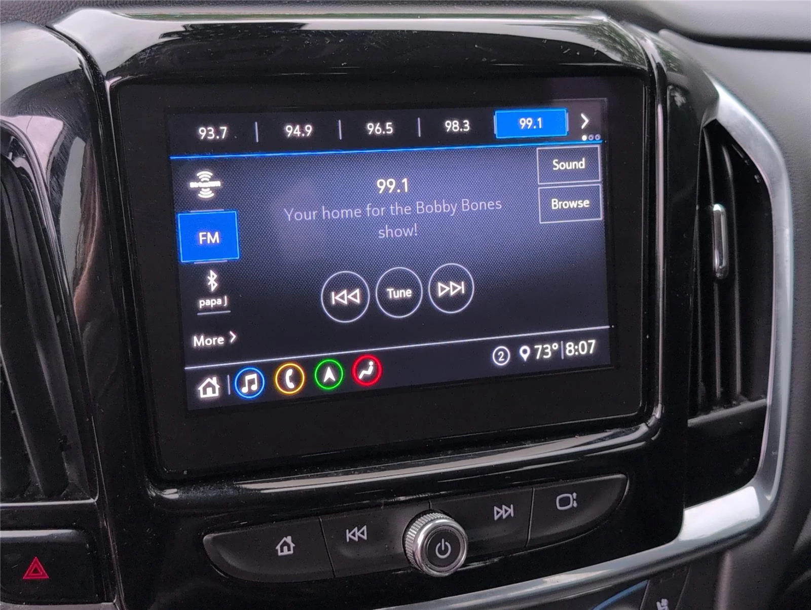 Used 2021 Iridescent Pearl Tricoat Chevrolet Premier image 19